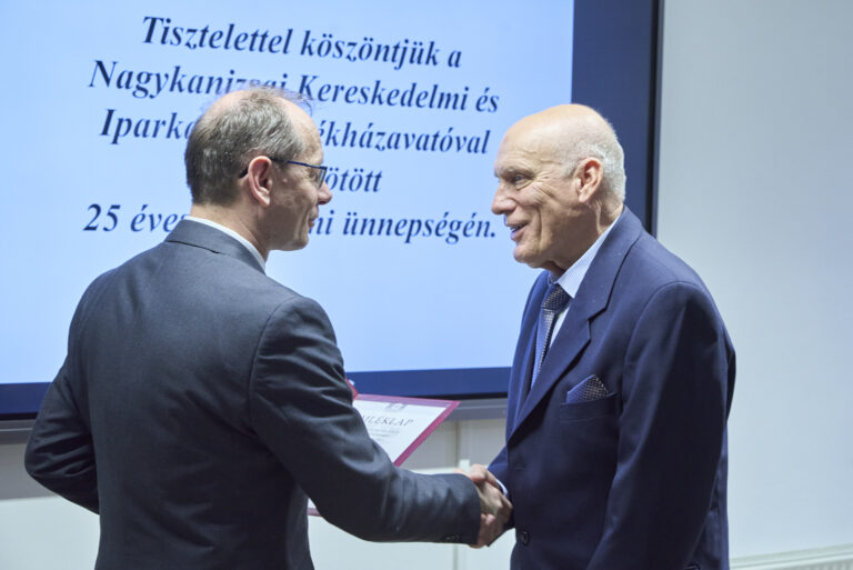 All rights reserved by Gabor Goor