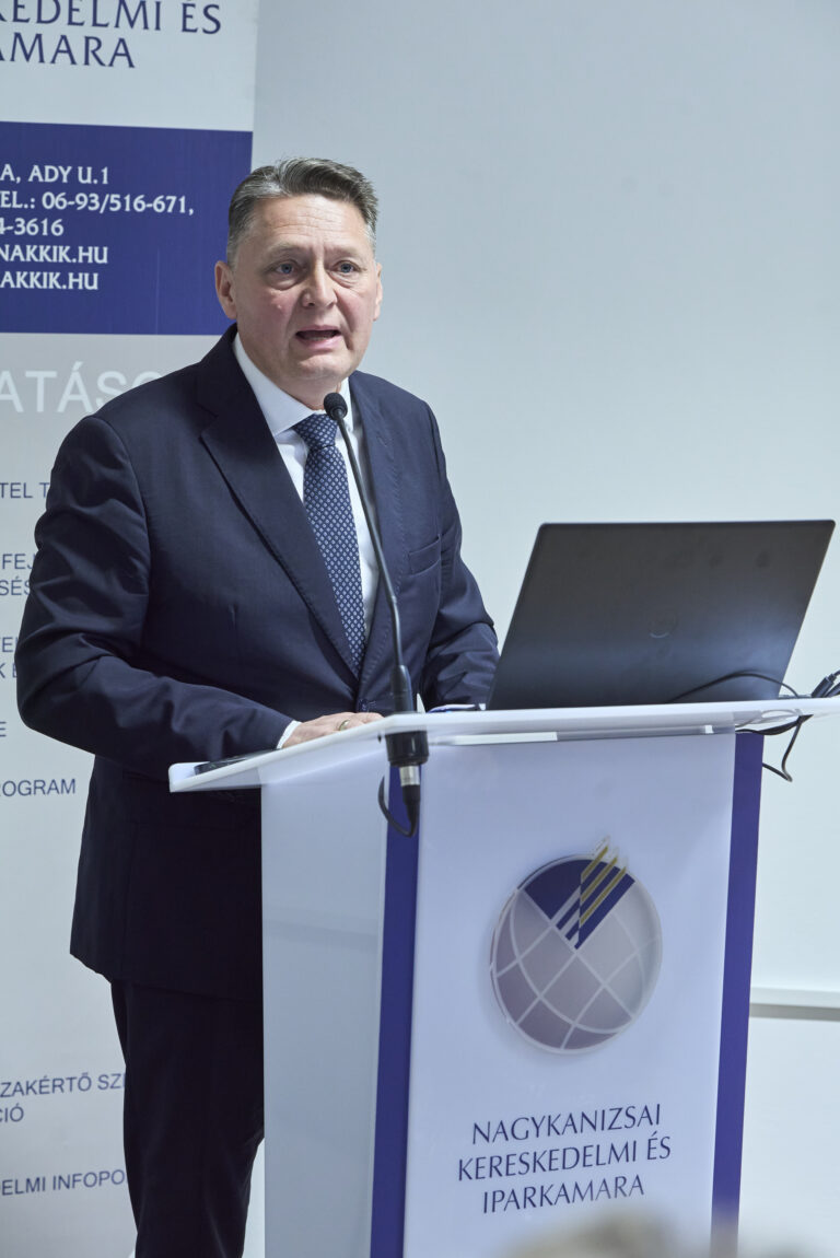 All rights reserved by Gabor Goor