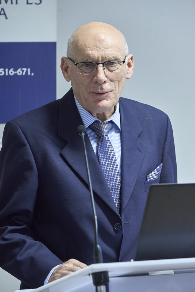 All rights reserved by Gabor Goor