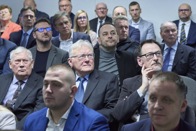 All rights reserved by Gabor Goor