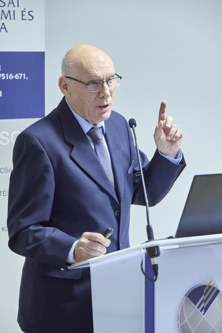 All rights reserved by Gabor Goor