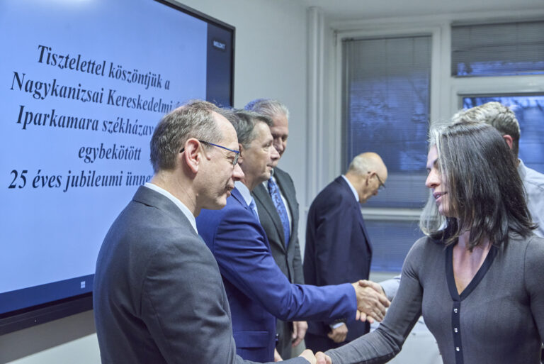 All rights reserved by Gabor Goor