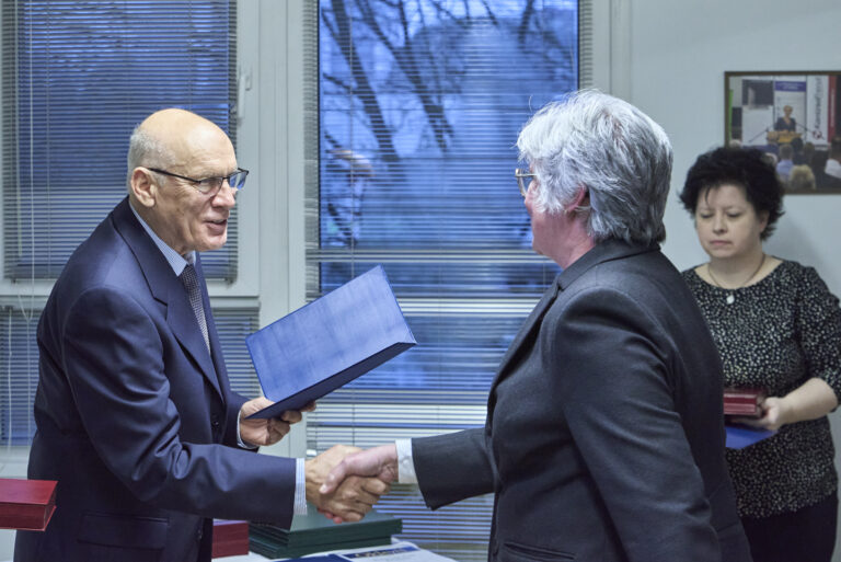 All rights reserved by Gabor Goor