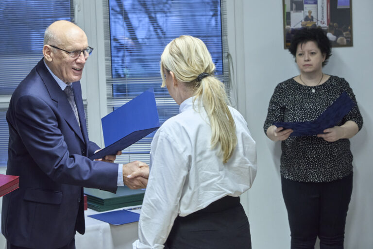 All rights reserved by Gabor Goor