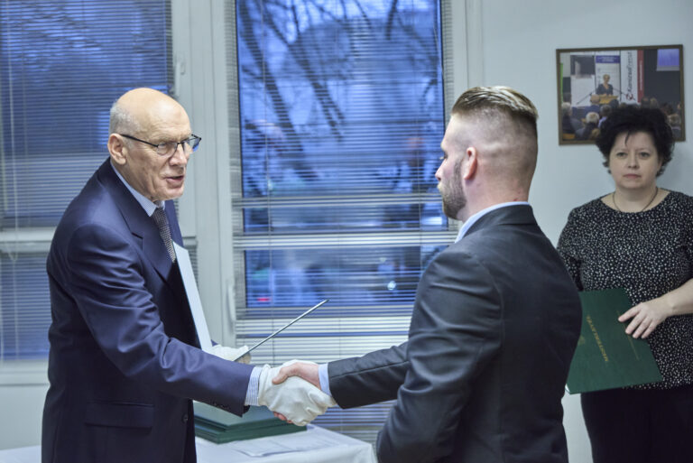 All rights reserved by Gabor Goor