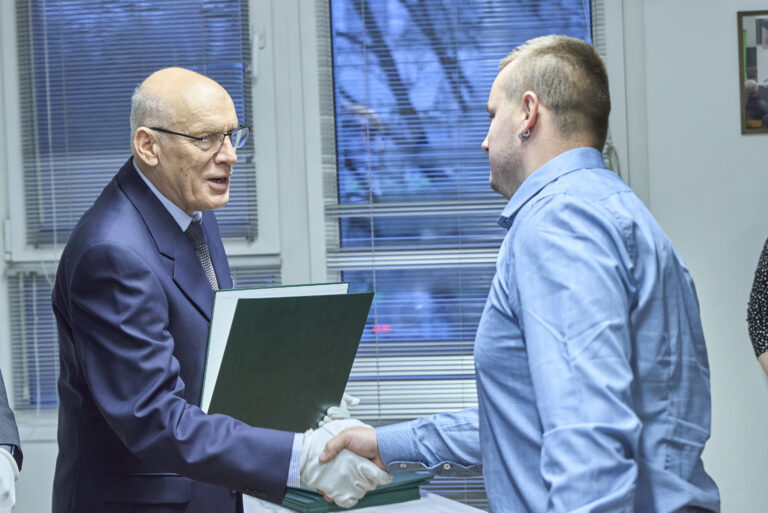 All rights reserved by Gabor Goor