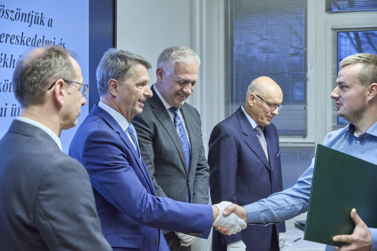 All rights reserved by Gabor Goor