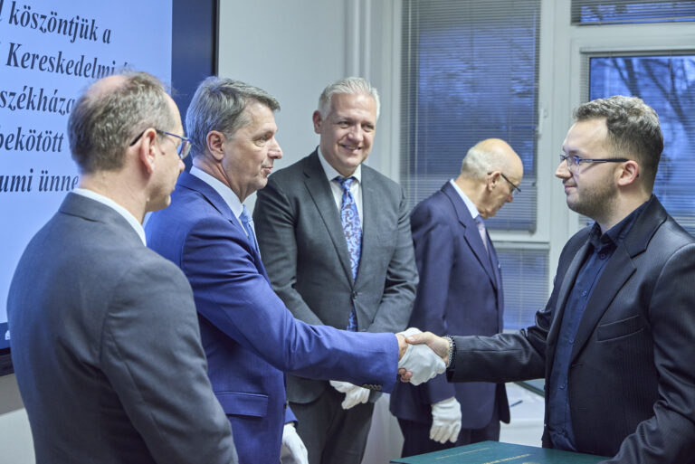 All rights reserved by Gabor Goor