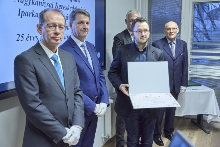 All rights reserved by Gabor Goor