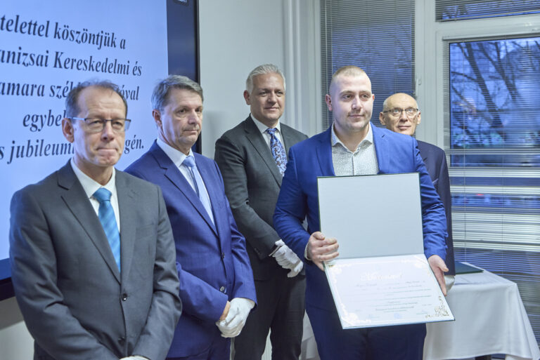 All rights reserved by Gabor Goor