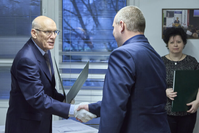 All rights reserved by Gabor Goor