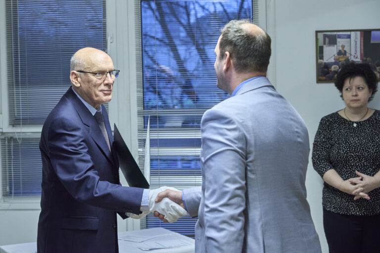 All rights reserved by Gabor Goor